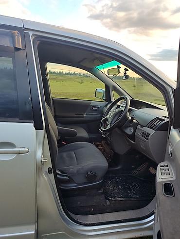 авто пушка: Toyota Noah: 2003 г., Автомат, Бензин, Минивэн — 1