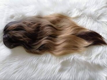 Perike i klipse: Perike
Cena 3200din — 26