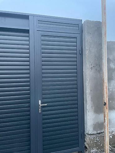 Распашные ворота: Металлические распашные ворота с калиткой (модульные панели) - — 48