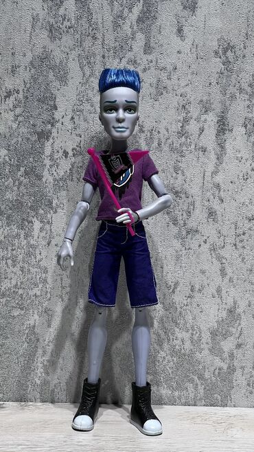 Monster high doll 🤍
