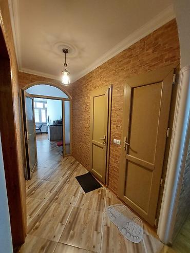 1 otaql: Bakı, Bakıxanov qəs., 4 otaqlı, Köhnə tikili, m. Neftçilər, 100 kv. m — 10