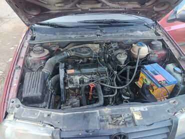 кредит на машину: Volkswagen Vento: 1994 г., 1.8 л, Автоматические, Бензин, Седан