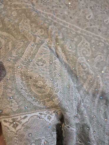 prada eynekleri qiymeti: Məhsul: Dubaydan alinib. TAWAKAL ART & CRAFT Pashmina şərf -