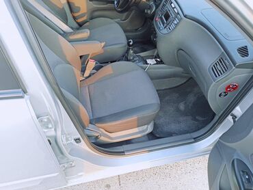 Kia: Kia Rio: 1.4 l | 2010 il Hetçbek — 4