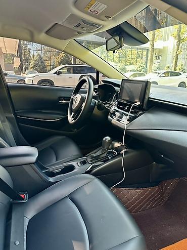 Toyota: Toyota Corolla: 2022 г., 1.8 л, Вариатор, Гибрид, Седан — 6