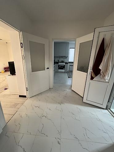 Продажа коттеджей и домов: Сдается одно комнатный дом с просторным участком без хозяина В доме — 4