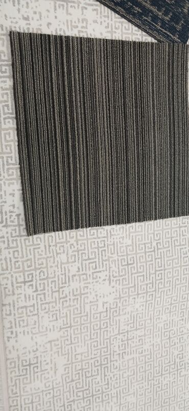 ковровое покрытие: Продаю китайские ковровые плитки
размер 50×50
основа битум