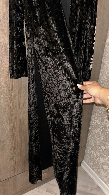 Plaşlar: Teze velur kardigan, hec geyinilmeyib, yanlarinin raz rezi var — 6