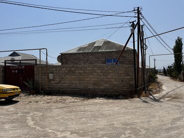 gence sevinc qesebesi: Şəxsi evimdir . Həyət 5 sotdu bölüb 2 sotda ev tərəfi ayrı satılr