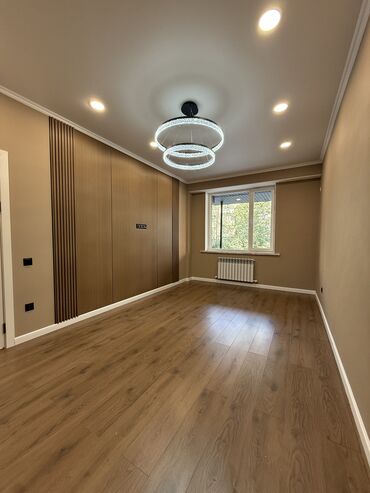 сдается квартира дешево: 2 комнаты, 52 м², Элитка, 1 этаж, Дизайнерский ремонт