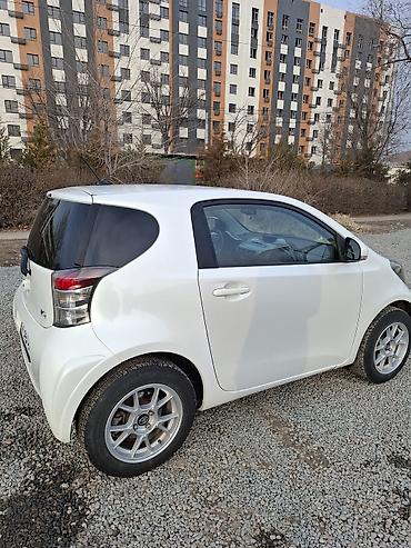 Toyota: Toyota iQ: 2009 г., 1.4 л, Механика, Бензин, Хэтчбэк — 4
