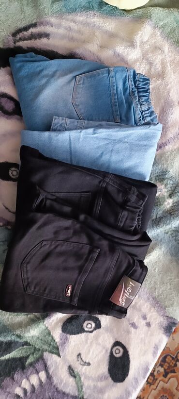 детская зимняя куртка: Продам вещи для девочки, все вещи в отличном состоянии. джинсы голубые