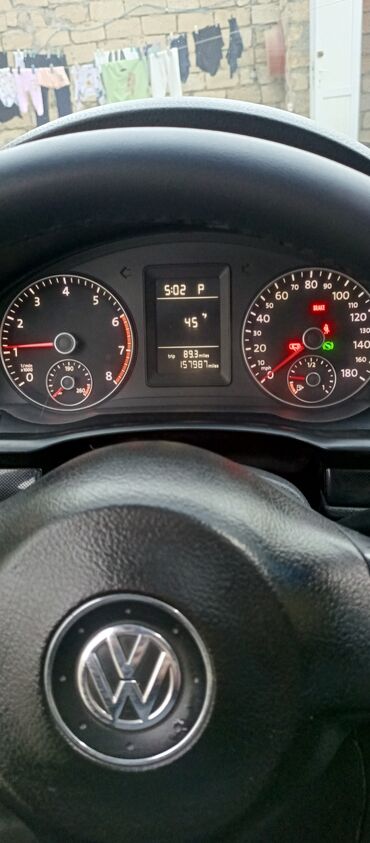 Volkswagen: Volkswagen Jetta: 2 l | 2009 il Sedan — 10