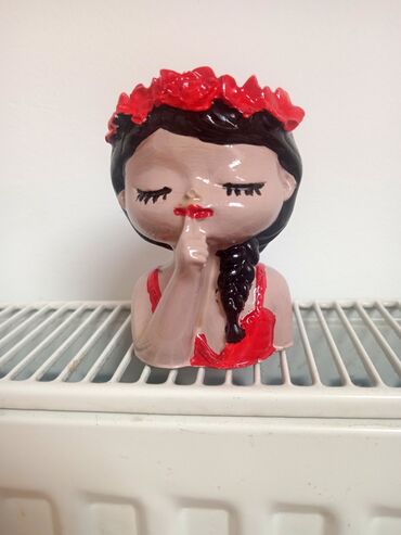 Figurice i makete: Ručno rađene dekorativne figurice devojčica sa venčićima od cveća – — 4