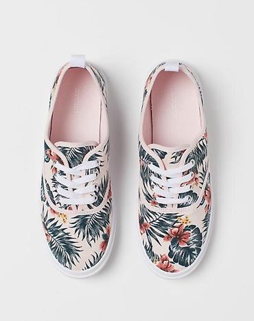 женские брюки: Кеды на шнуровке ( женские ) Фирма H&M Размеры от 36-40 Все — 2