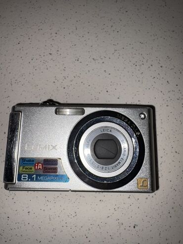 Videokameralar: Panasonic Lumix rəqəmsal kamerası, 8.1 meqapiksel təsvir ölçüsü ilə