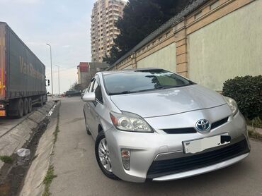 priora 2012: Toyota Prius: 1.8 l | 2012 il Hetçbek