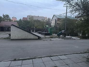 Батирлерди ижарага берүү: 1‑комнатная квартира Планировка и метраж: - Просторная комната — 9