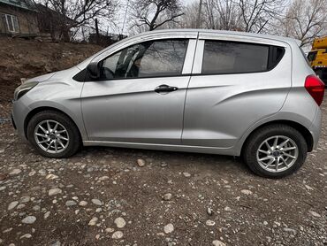 Chevrolet: Chevrolet Spark: 2016 г., 1 л, Вариатор, Бензин, Хэтчбэк — 4