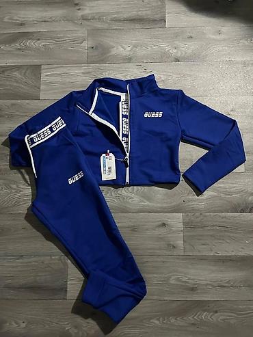boho: GUESS ženski sportski komplet – gornji deo i donji deo - Model — 2