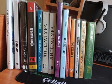 наборы для рисования в чемоданчике: Продам книги, в хорошем состоянии почти не пользовались, без подарок