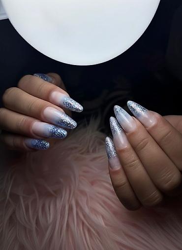 nails: Xidmət: Peşəkar manikür və dırnaq dizaynı Təsvir: - Klassik, fransız — 8