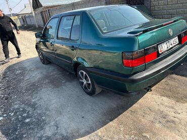 Volkswagen: Volkswagen Vento: 1998 г., 1.6 л, Механика, Бензин, Седан