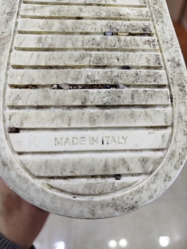 Krasofkalar və idman ayaqqabıları: Dolce&Gabbana orijinal ayaqqabı satılır.4-5 dəfə geyilib.Orijinal -da lalafo.az — 13 Krasofkalar və idman ayaqqabıları: Dolce&Gabbana orijinal ayaqqabı satılır.4-5 dəfə geyilib.Orijinal — 13