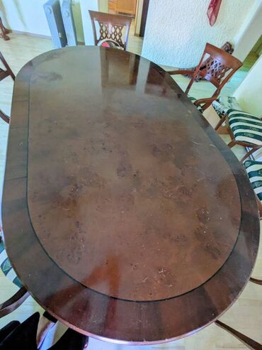 Stolovi: Prodajem trpezarijski sto proizvođača Dekor Kruševac, dimenzija — 4