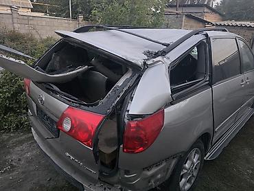 машина за 50к: Toyota Sienna после ДТП . Год 2006 об. 3.3 газ,бензин мотор,каробка — 4