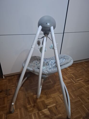 Njihalice: Električna ljuljaška za bebe sa mobilom i muzikom - Troslojna — 1