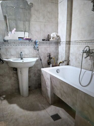 Uzunmüddətli kirayə mənzillər: Tələbə qiz 1 nəfəri 200 manatdan komunal icinde -da lalafo.az — 10 Uzunmüddətli kirayə mənzillər: Tələbə qiz 1 nəfəri 200 manatdan komunal icinde — 10