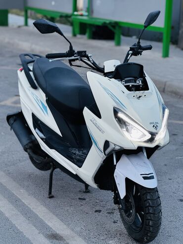 скутер кара балта: Макси-скутер Honda, 150 куб. см, Бензин, Колдонулган