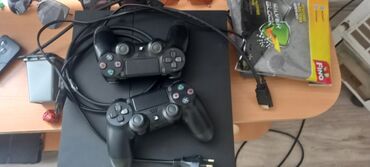 zenska teget zara jaknado kg: Playstation 4 u odličnom stanju radi ne cujese 2 djojstik