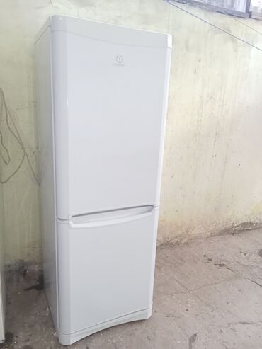 İçki texnikası: 2 qapılı Indesit Soyuducu Satılır, rəng - Ağ