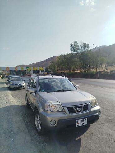 бампера передний: Nissan X-Trail: 2003 г., 2 л, Механика, Бензин, Кроссовер