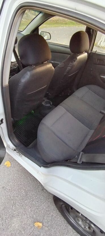 Chevrolet: Chevrolet Aveo: 1.2 l | 2011 il 420000 km Sedan — 9