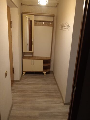 Uzunmüddətli kirayə mənzillər: 1 mkr 5 nömrəli məktəbin bazarın yanı 5/3 2otaqlı remontlu əşyalı 380 — 12