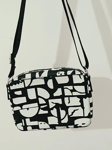 барсетку lacoste: Сумка через плечо Lacoste - Оригинальный дизайн: черно-белый — 2