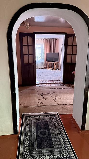 Продажа коттеджей и домов: Продаётся частный дом с огородом. -Район Старый толчок -Площадь — 4