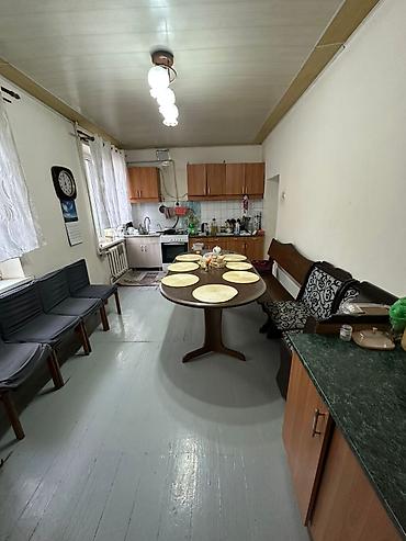 Продажа коттеджей и домов: Продаю дом район Кудайбергена по ул.Маданият . 2 этажа кирпичный, на 1 — 11