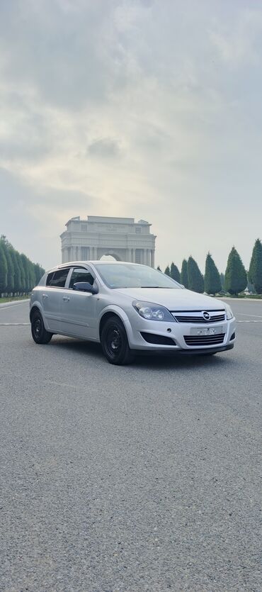 Opel: Opel Astra: 1.4 l | 2007 il 198639 km Sedan — 18