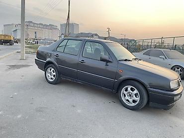 vw transporter: Volkswagen Vento: 1992 г., 1.8 л, Седан — 2