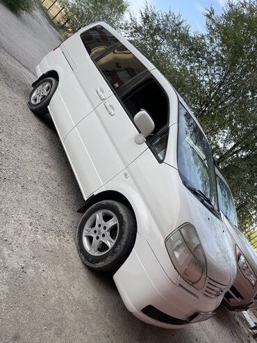 Nissan Serena: 2001 г., 2 л, Вариатор, Бензин, Минивэн