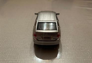 Oyuncaq nəqliyyat: Gümüşü rəngdə metal miniatura avtomobil modeli - Miqyası: təxmini — 3