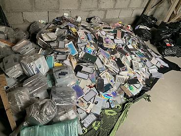 Чехлы: Чехол для телефона За всё 12.000 сом НОВЫЕ Состав лота: - — 2