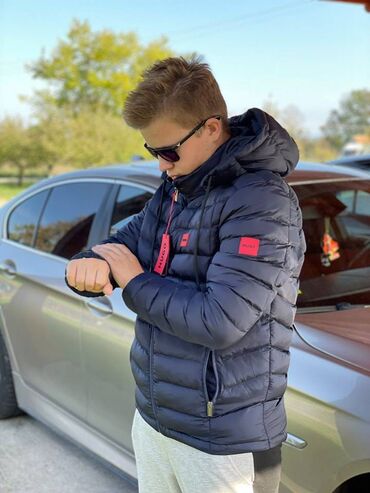 Zimske jakne: Hugo Boss muška jakna

Novo
Veličine s m l xl 2xl 3xl — 6