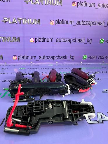 platinum: Задняя правая дверная ручка Дверная ручка Toyota Б/у, Оригинал — 2