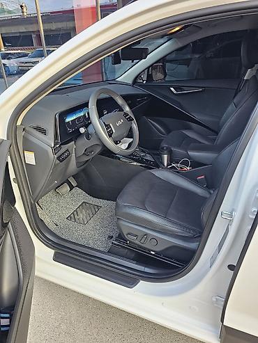 Kia: Kia Niro: 2022 г., Гибрид, Кроссовер — 15