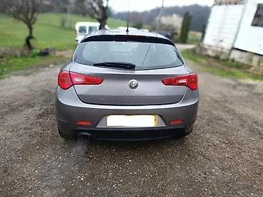 lancia ypsilon 2005: Alfa Romeo Giulietta gepek vrata kod boje 618. Alfa Romeo Giulietta — 2